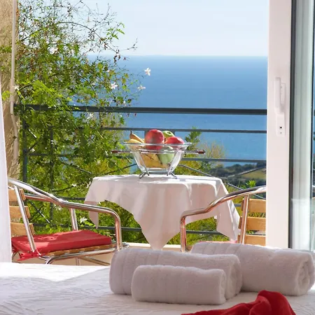 Hotell Felix & Lucia Simona Mousata